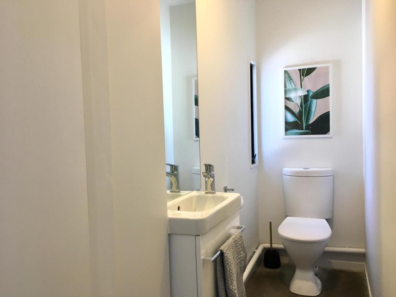Number 1 - Chic Inner City Rooms Christchurch Exteriör bild