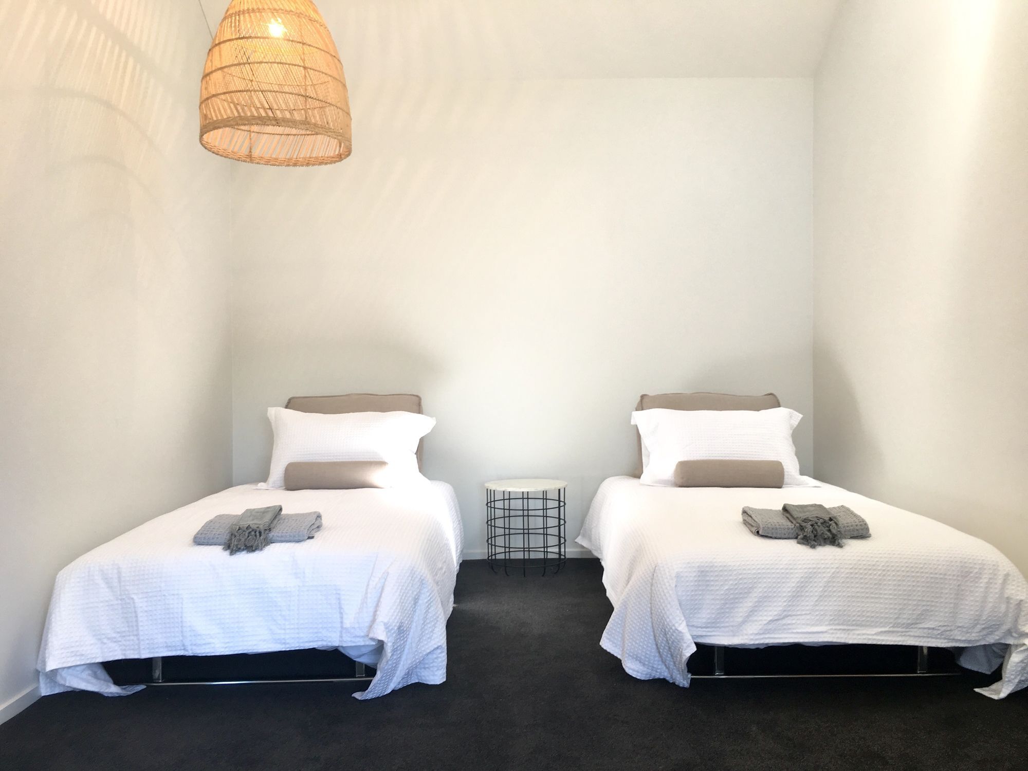Number 1 - Chic Inner City Rooms Christchurch Exteriör bild